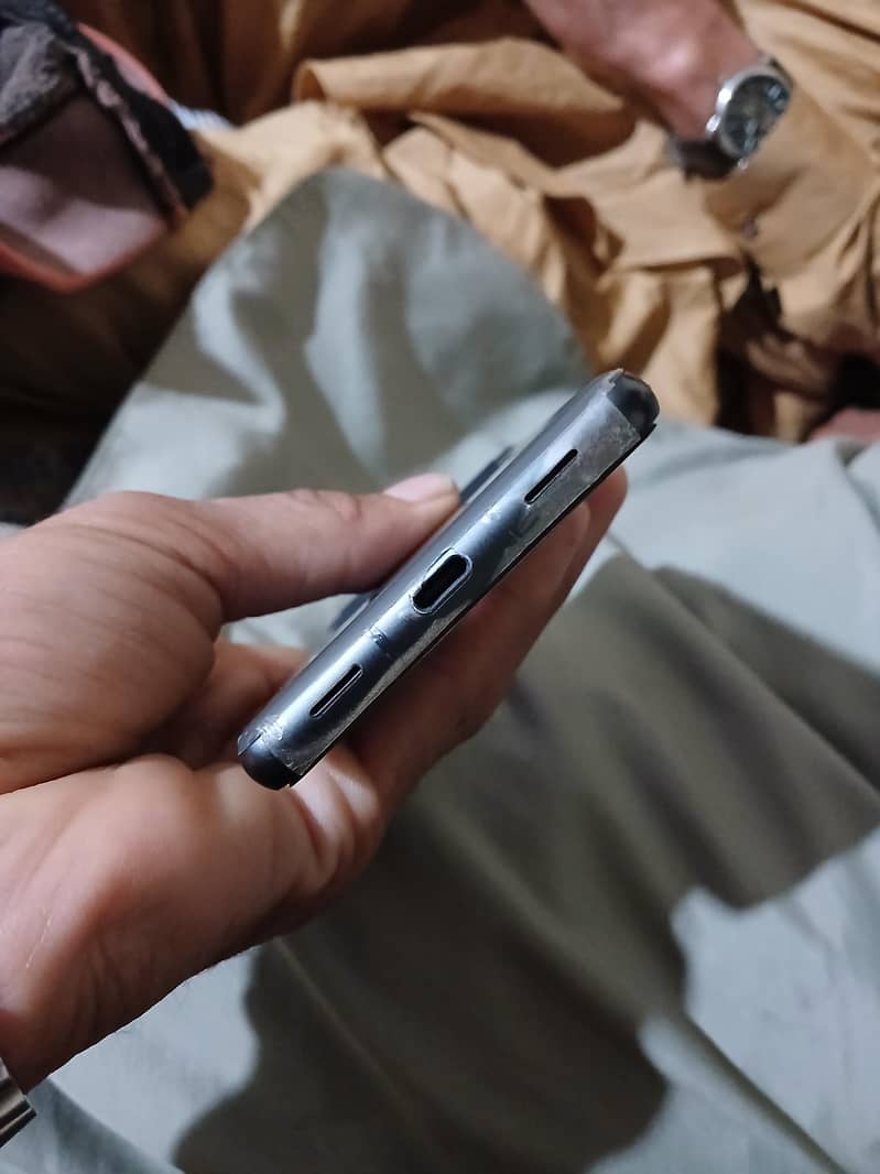 google pixel 7A  single sim 4