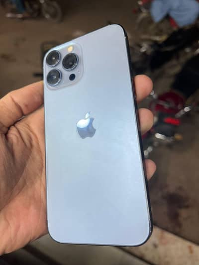 Condition Apkay Samnay ha.