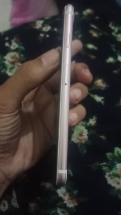 iphone 7 PTA approved 128gb 80health change possible