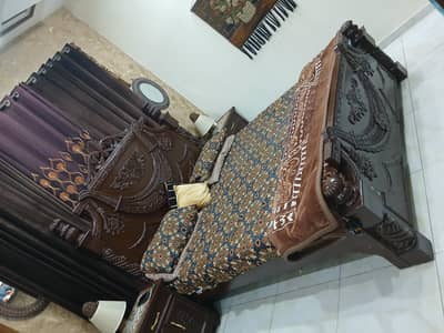 Bed and sides  2 table