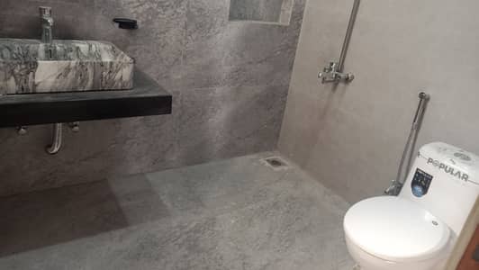 10 Marla Upper portion Available for rent in jubilee town