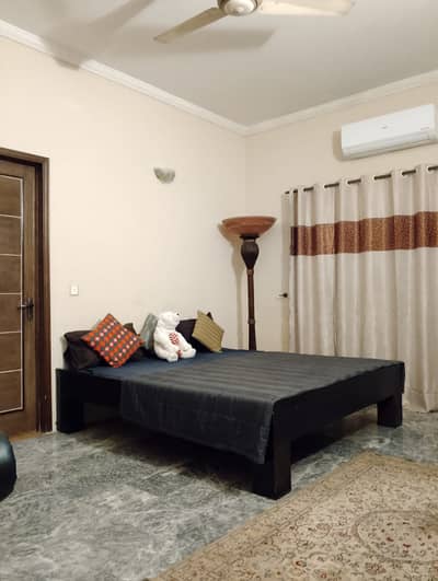 Idol furnished room with parking