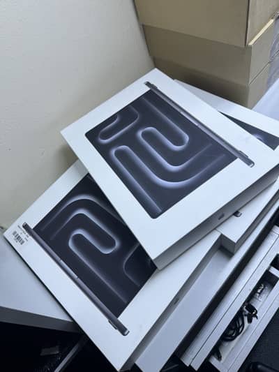 MacBook Pro 14" M3 Pro Ram 36 GB SSD 512 GB New Sealed