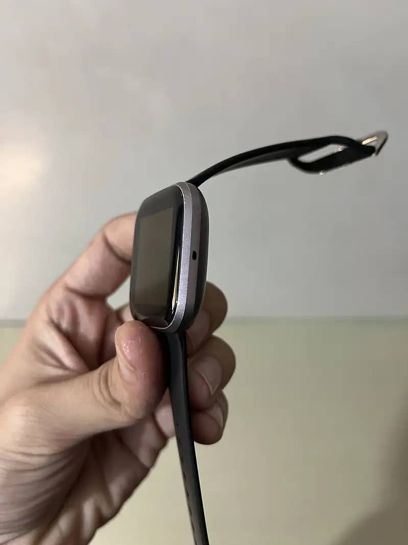 Fitbit versa 2 3