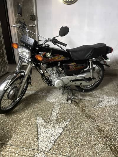 Honda CG125 2021 model . . like a new bike . engine pack