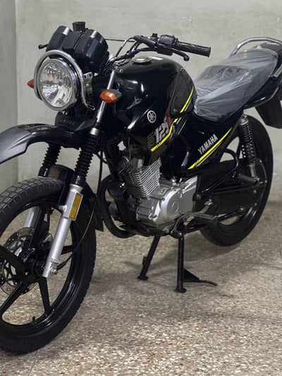 Yamaha ybr125g 2021 model ( low millage )