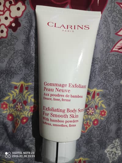 CLARINS body scrubs packed came from uk