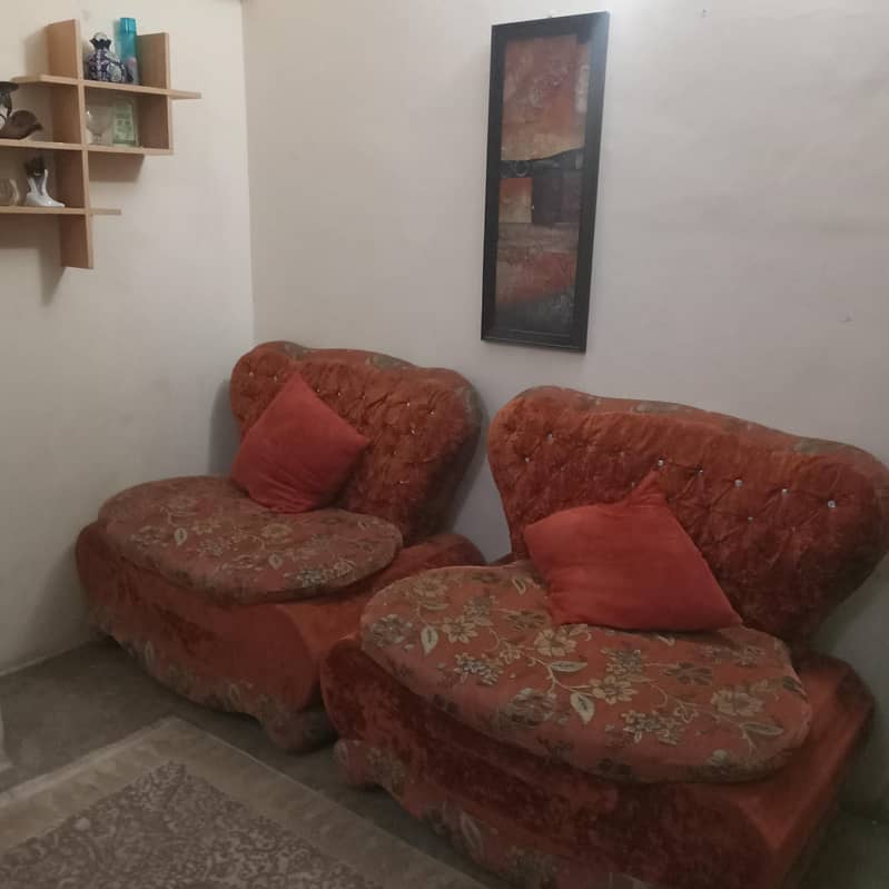 Sofa advertisement 0