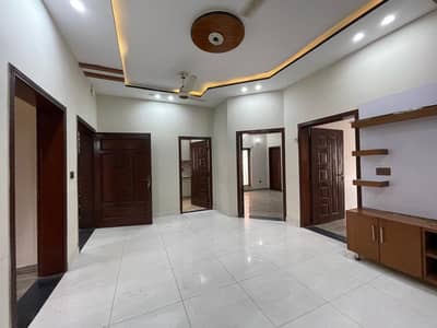 UPPER PORTION OF 8 MARLA HOUSE AVAILABLE FOR RENT IN OLC A BAHRIA ORCHARD