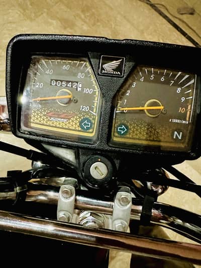 Honda 125 gold edition