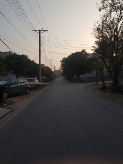 10 Marla LDA Approved Commercial Plot for Sale | Near UCP, Emporium & Orange Line