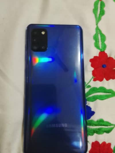 Samsung A31 10/10 with box 4/128