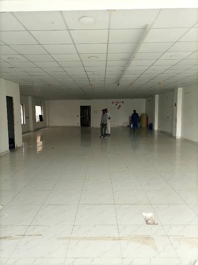 01 KANAL COMMERCIAL FIRST FLOOR HALL FOR RENT IN JOHAR TOWN LAHORE