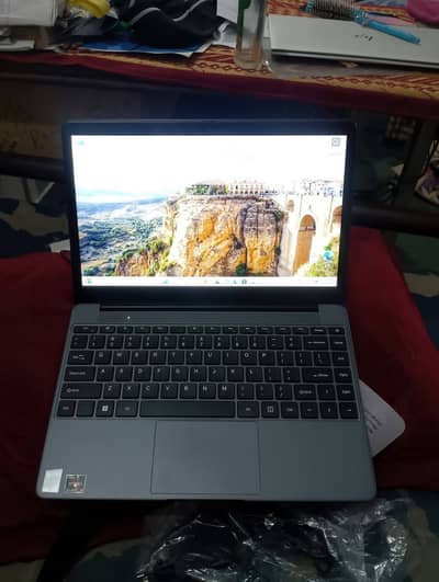 Brand new laptop / 8gb / 256gb / anti glare screen