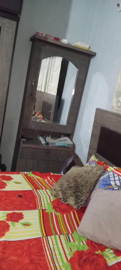 simple wooden room set