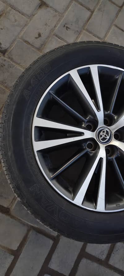 toyota Aloy Rims plus tyre