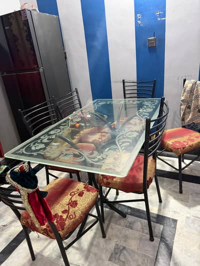 6 seater Dining table