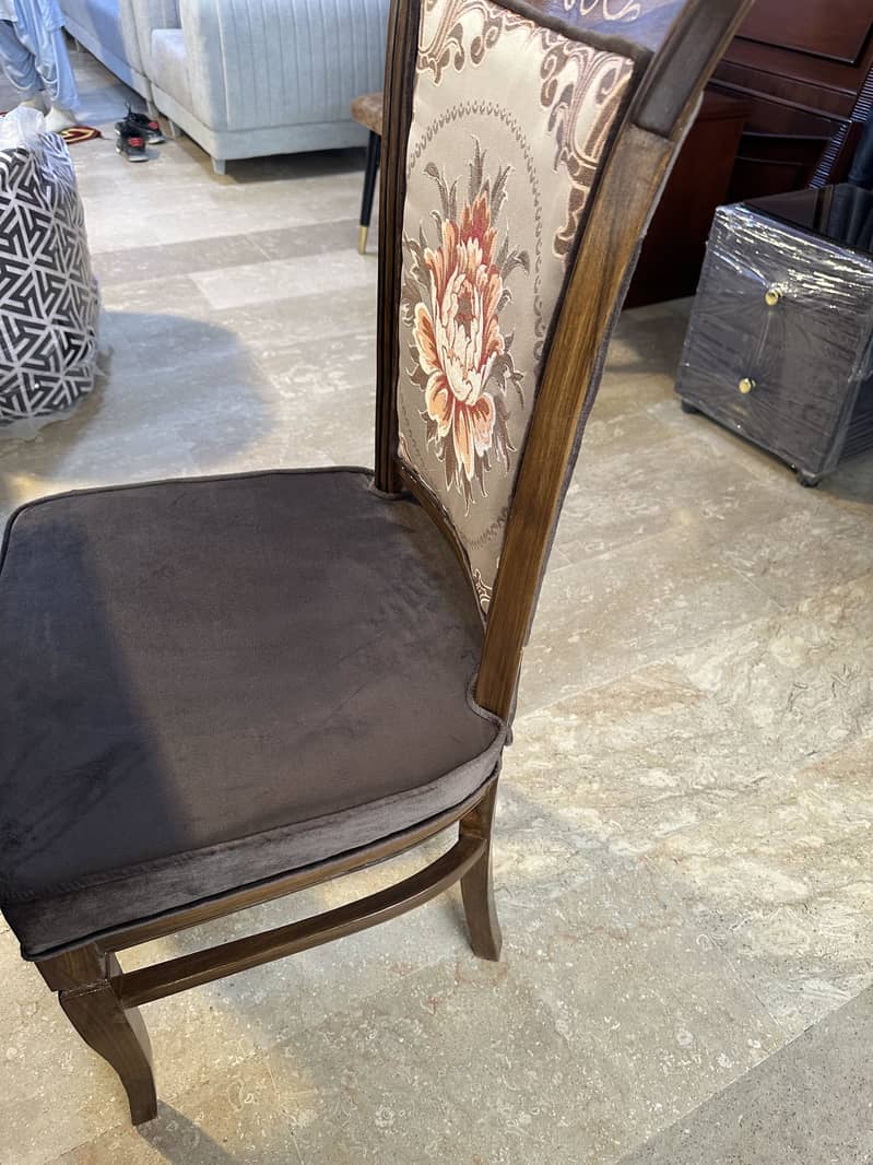 6 seater dining table 4