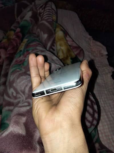 Aquosr2 urgent sale 03117456014