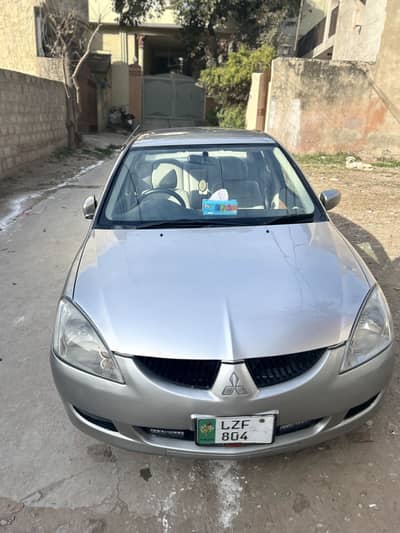 Mitsubishi lancer well maintained car