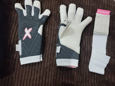football goal keeper gloves in German latex grip