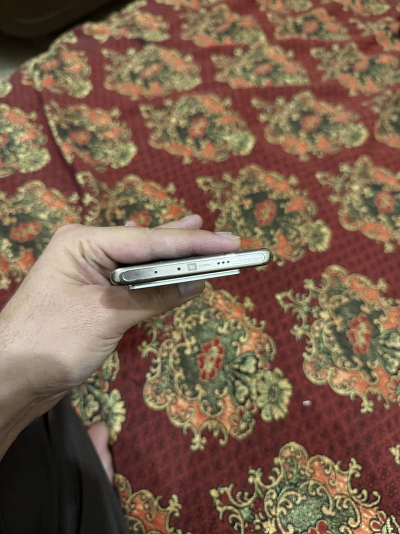 Note 40 pro plus 5g 2