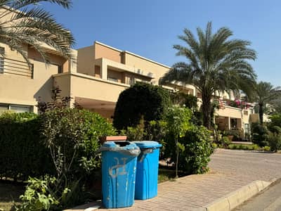 200 Sq Yd 3-Bed Villa #922 Street-14 Next to Corner Park-Facing Precinct-10A! Surrounded by Park, Mosque, Gallery, Commercial Areas & All Amenities Nearby. Perfect Spacious Family Home or Smart Investment!