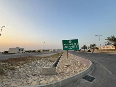 125 Sq Yd Boulevard Category Plot #327 Road-10 Fully West Open Precinct-10B! Prime Location: Parks, Mosque, Shopping Gallery & Commercial Hub Steps Away. Ideal for Residence or Investment. Call Now!