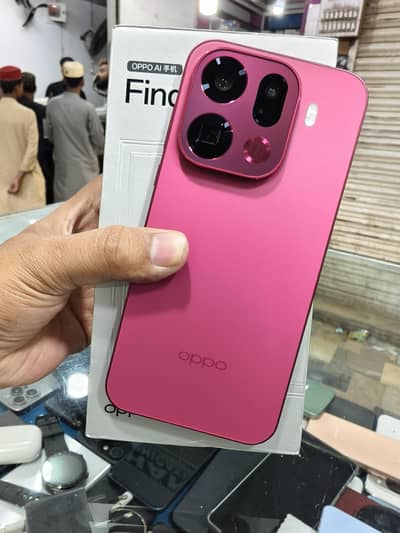 Oppo Find X9 Pro Red Velvet