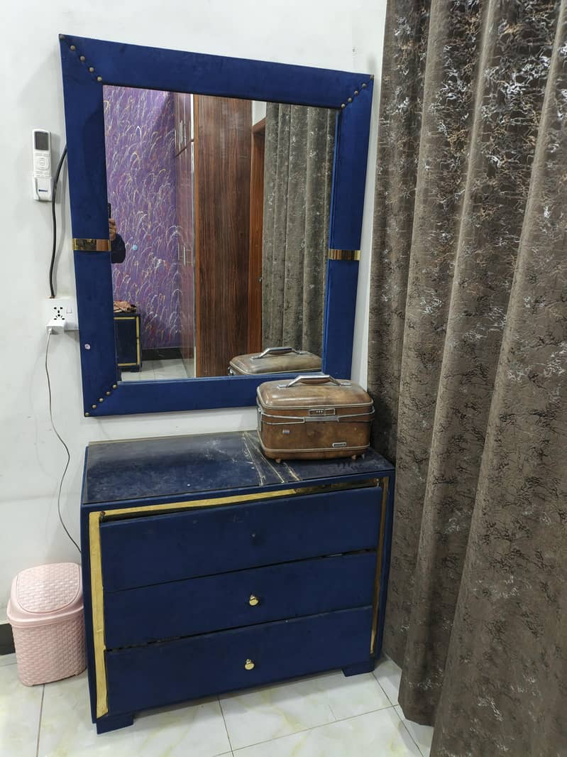 Dressing table 1