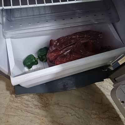 frige for urgent sale