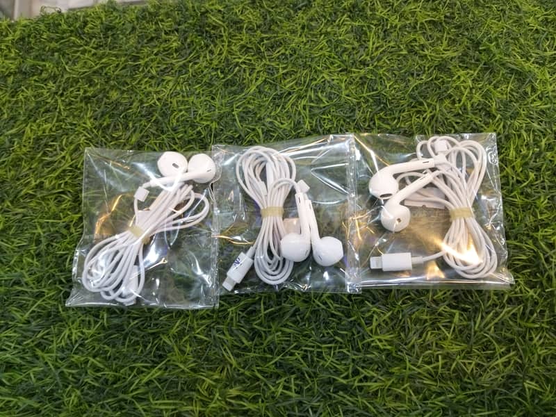 Iphone lightning handfree box pulled 0