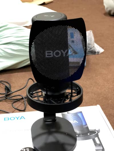 Boya k3 set_ 2 mics+2 stands brand new just box open
