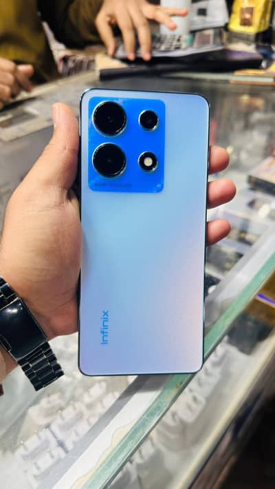 Infinix Note 30 – 256GB | Excellent Condition
