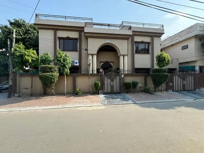 10 Marla House For sale In Allama Iqbal Town - Umar Block Lahore