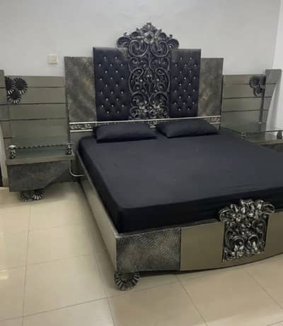 Bed set without mattress