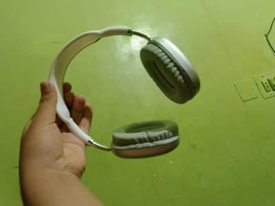 P9 head phones