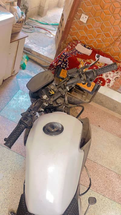 Yamaha Ybr 2015 model