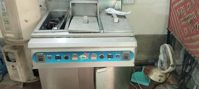 Restaurant Fast Food Equipment for Sale. Very Good Condition like New