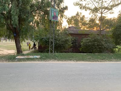 1 KANAL PLOT FOR SALE HOT LOCATION + CORNER + 60 FT ROAD