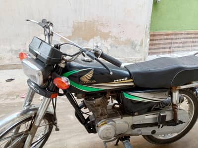 honda 125 2014 model bahawalpul number 03112665181 is number py rapta