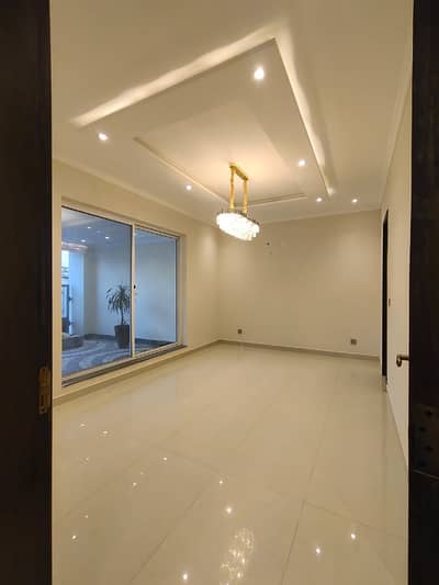 Ideal Location Corner House Double Storey All Connection