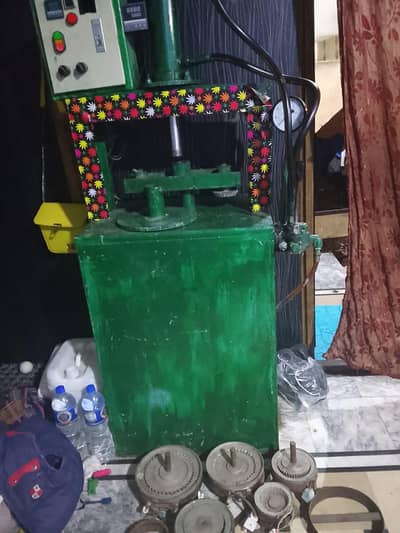 Disposable Plates Manufacturing Machine