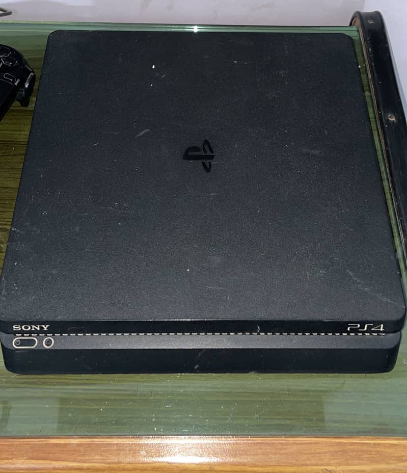 PS4 Slim 0