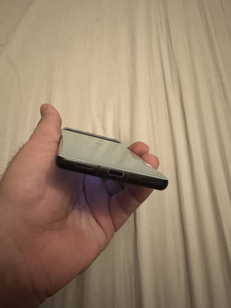 Google Pixel 6A 5