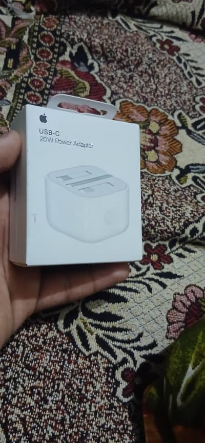 iphone 3 pin charger with lead box pack
