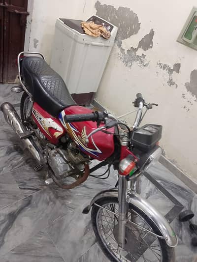 Honda CG125 Red