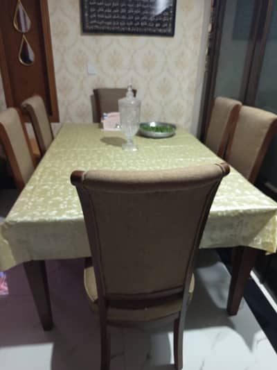6 seater Dining table