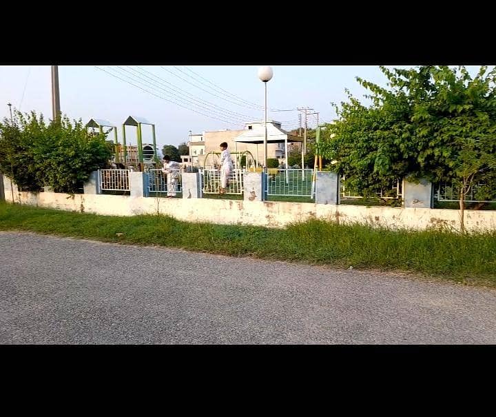 Corner plot for sale 1