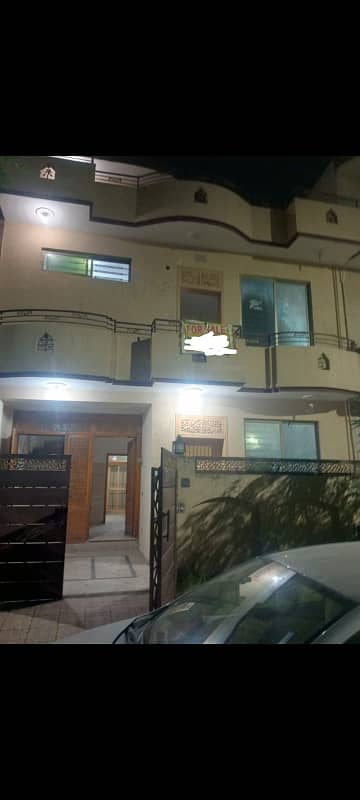 G-13/1 25*40 Used House For Sale Matro Station, Masjid, 2 Parks, Market